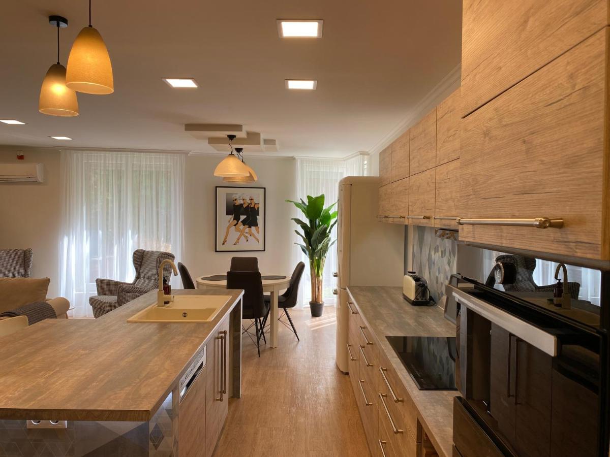 Ground Floor Park Bestern 塞格德 外观 照片